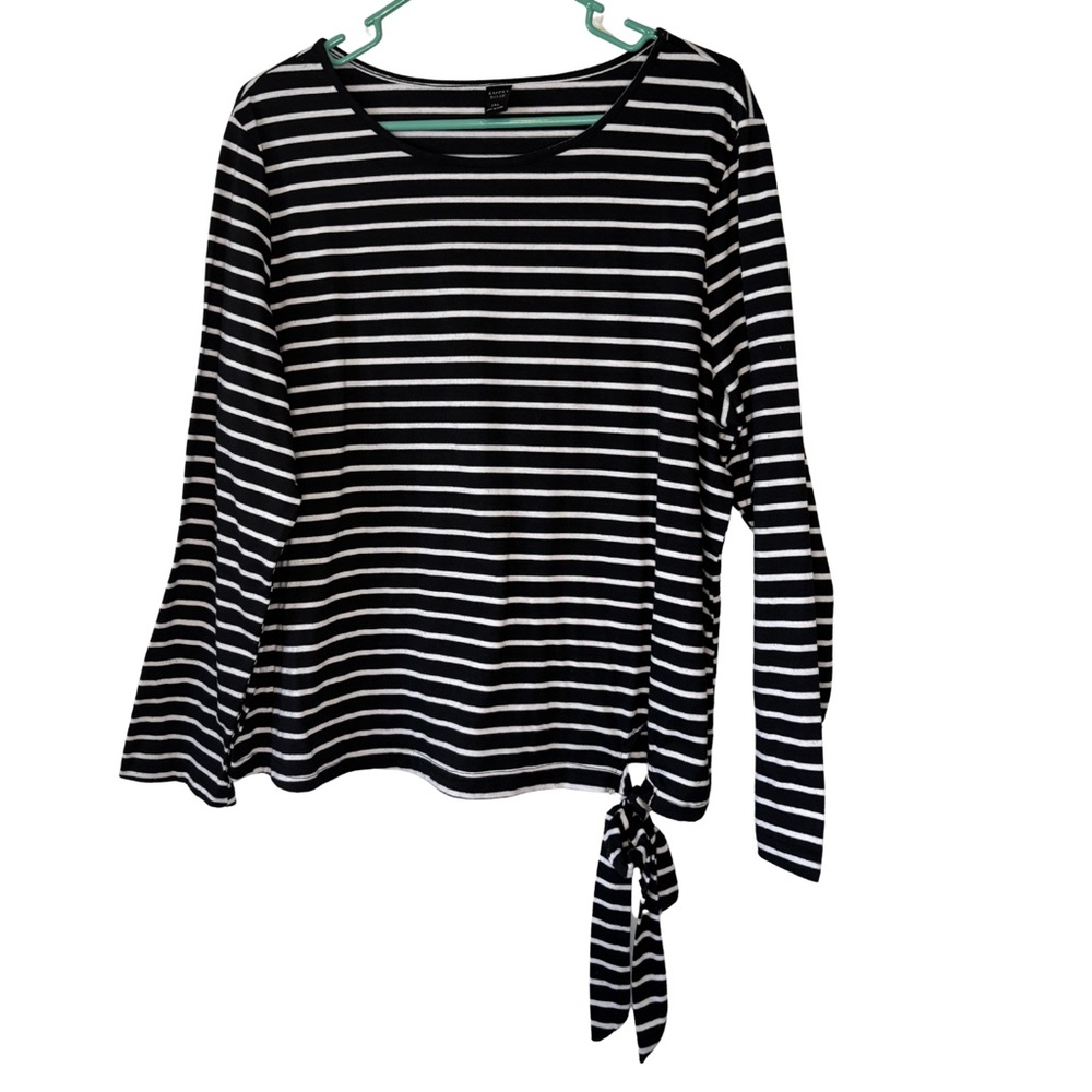 3/$20 Emery Rose Classic Black and White Striped Long Sleeve Top